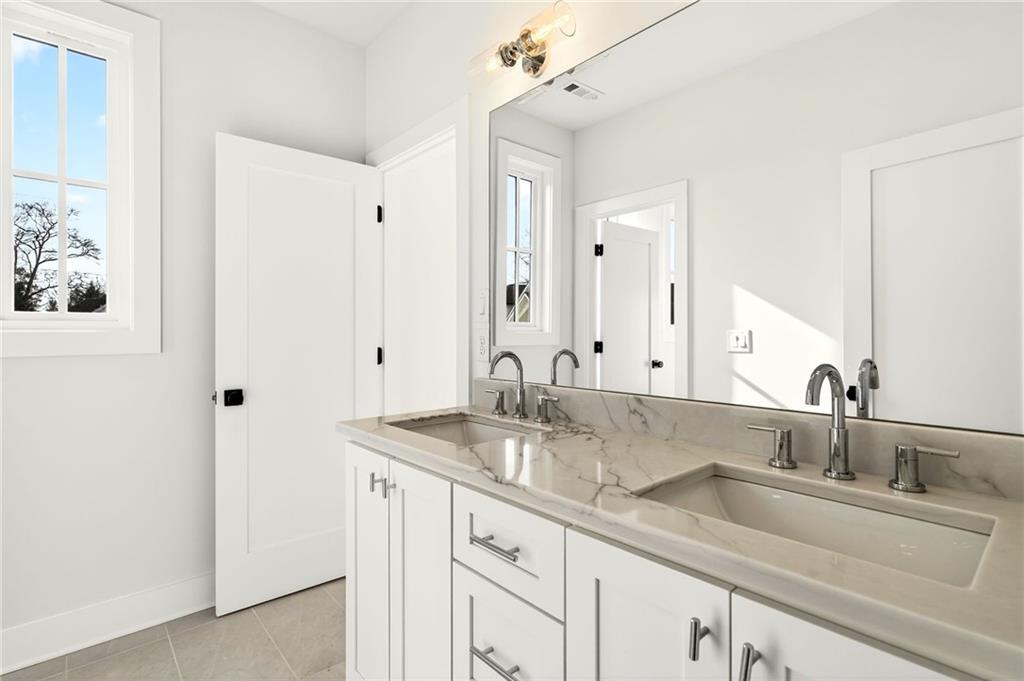 1326 Oaklawn Avenue NE