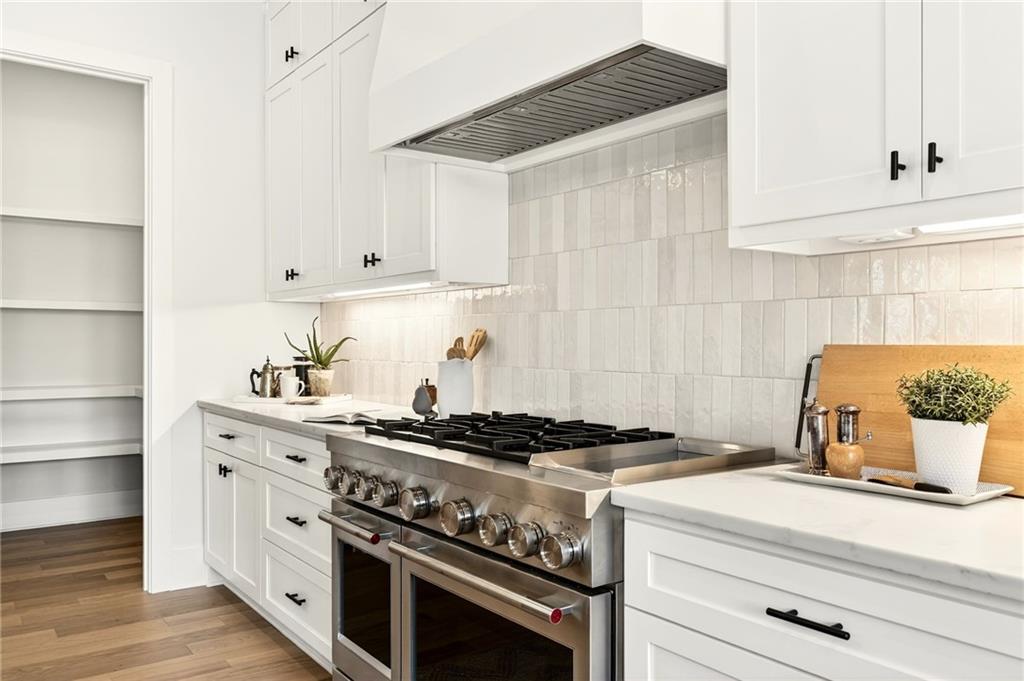 1326 Oaklawn Avenue NE