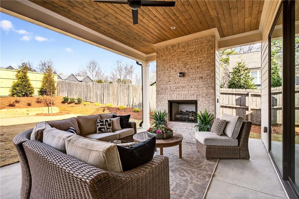 1326 Oaklawn Avenue NE