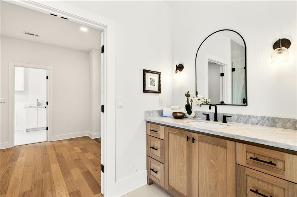 1326 Oaklawn Avenue NE