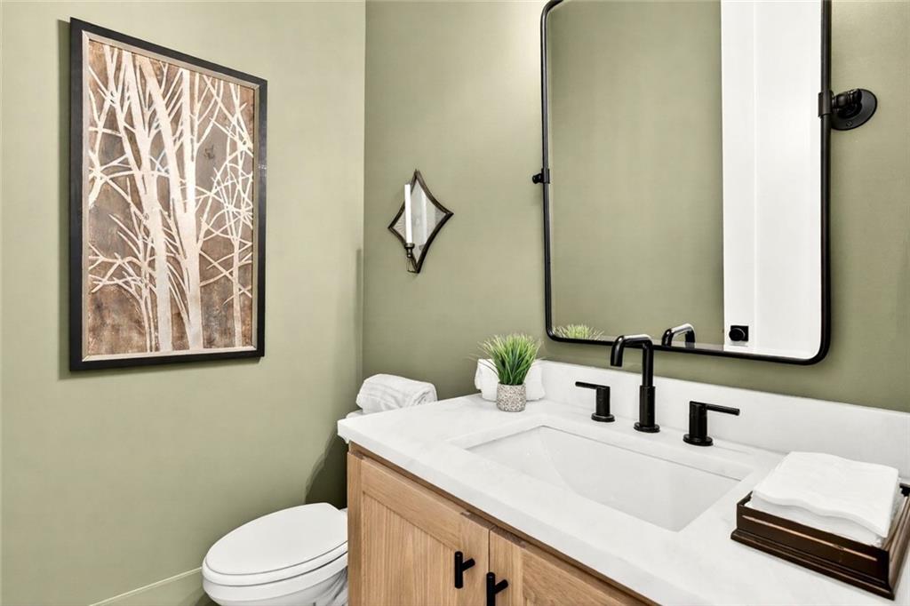 1326 Oaklawn Avenue NE