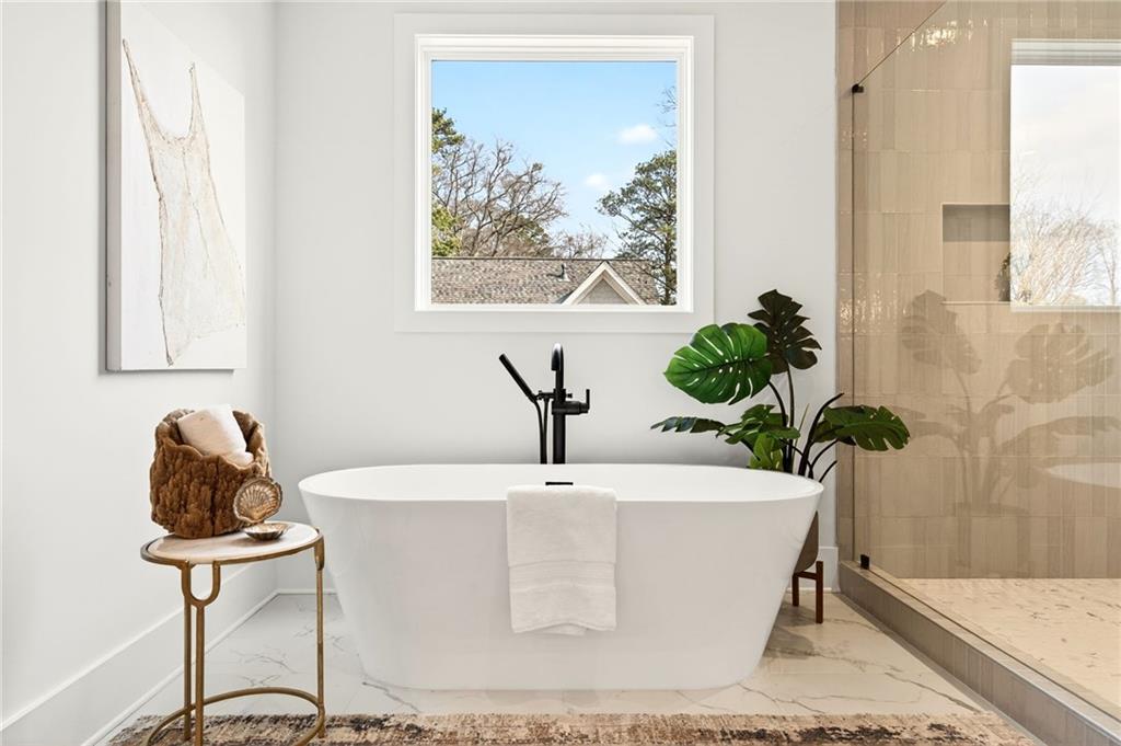 1326 Oaklawn Avenue NE