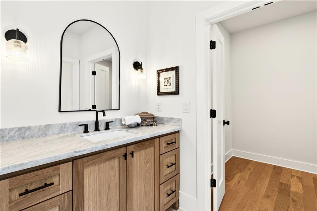 1326 Oaklawn Avenue NE