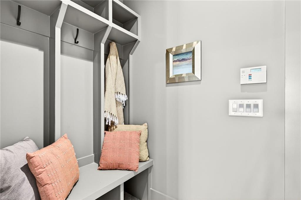 1326 Oaklawn Avenue NE