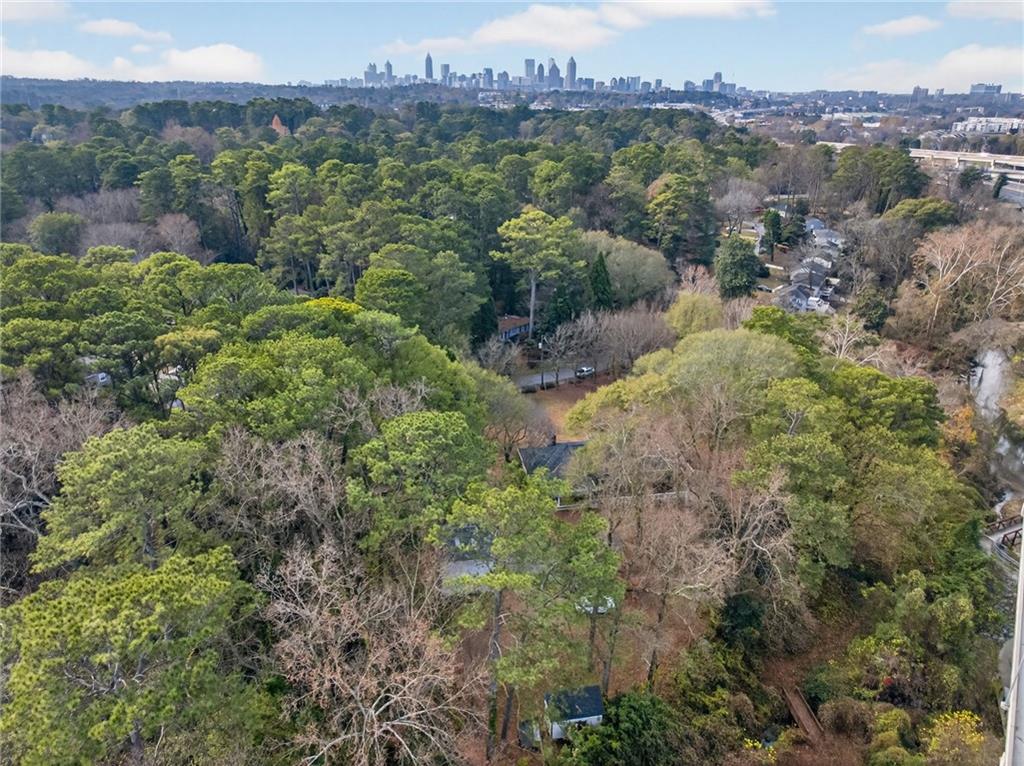 1040 Lindridge Drive NE