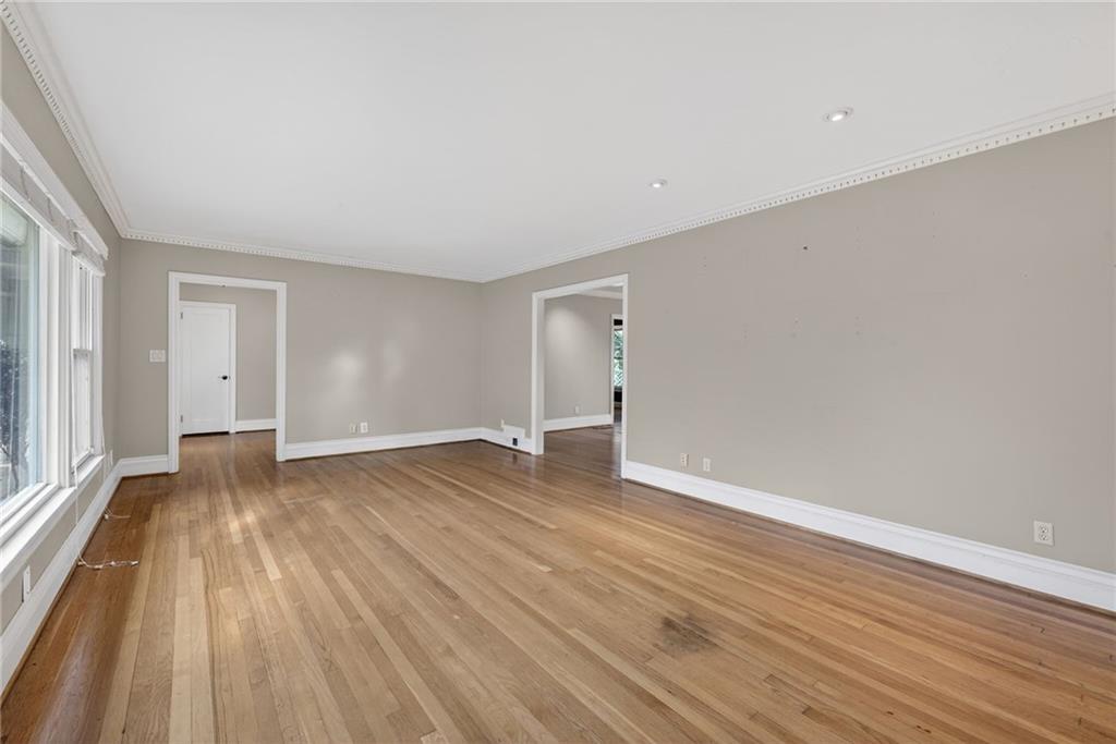 1040 Lindridge Drive NE