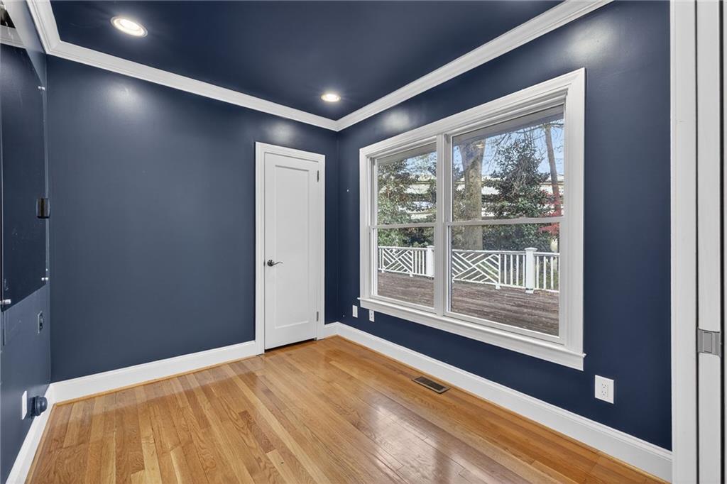 1040 Lindridge Drive NE