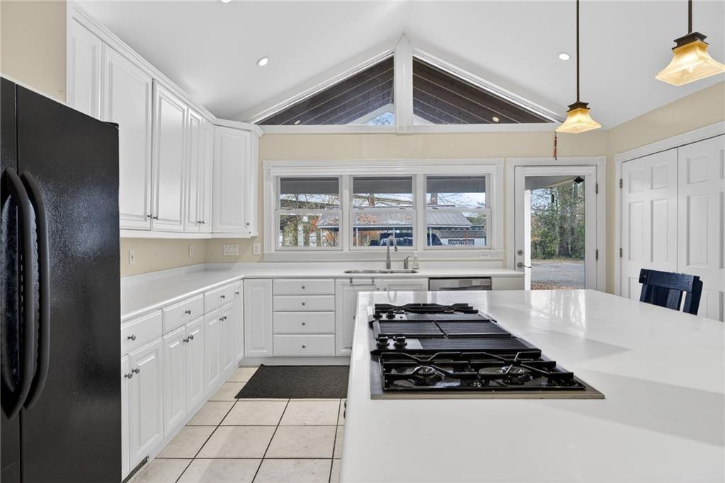 1040 Lindridge Drive NE