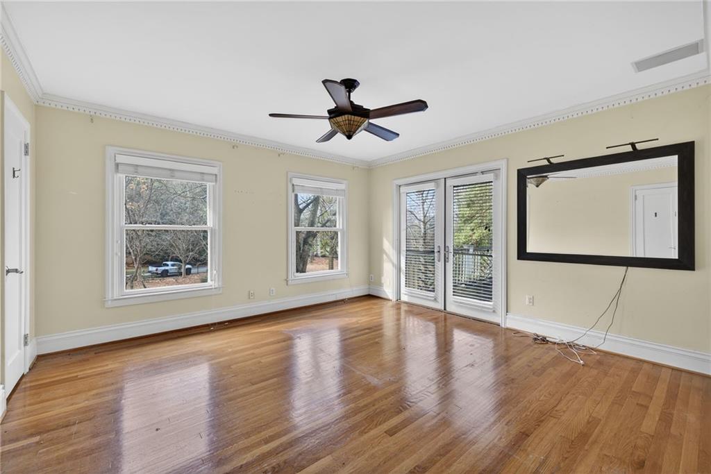 1040 Lindridge Drive NE