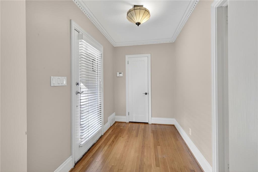 1040 Lindridge Drive NE