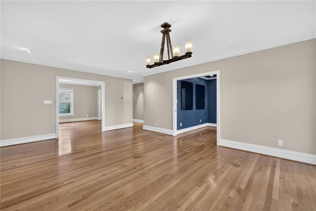 1040 Lindridge Drive NE