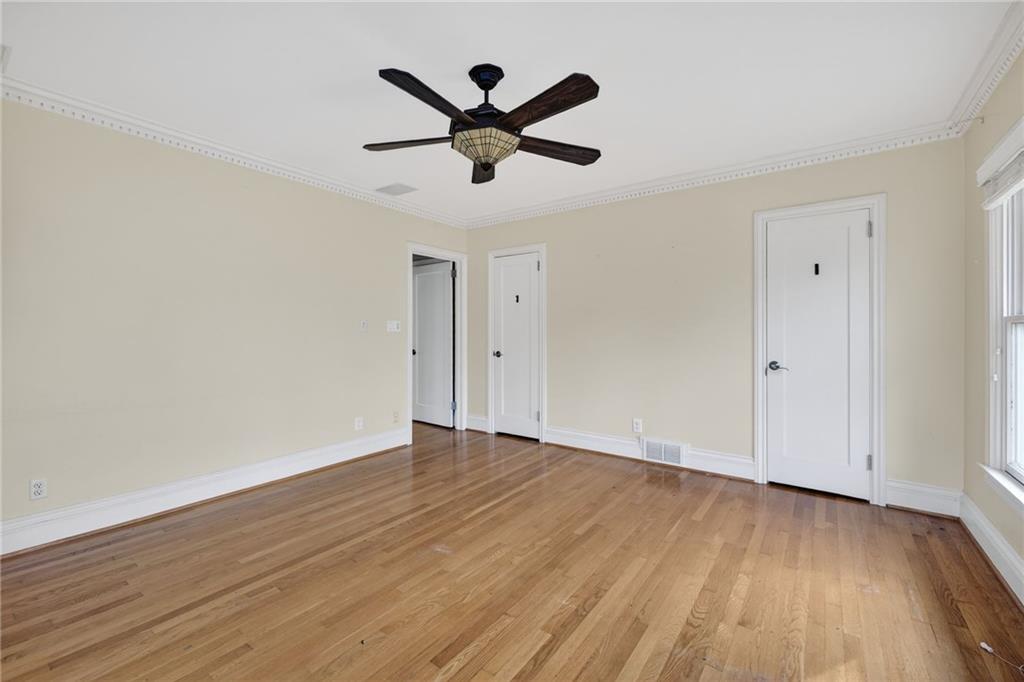 1040 Lindridge Drive NE