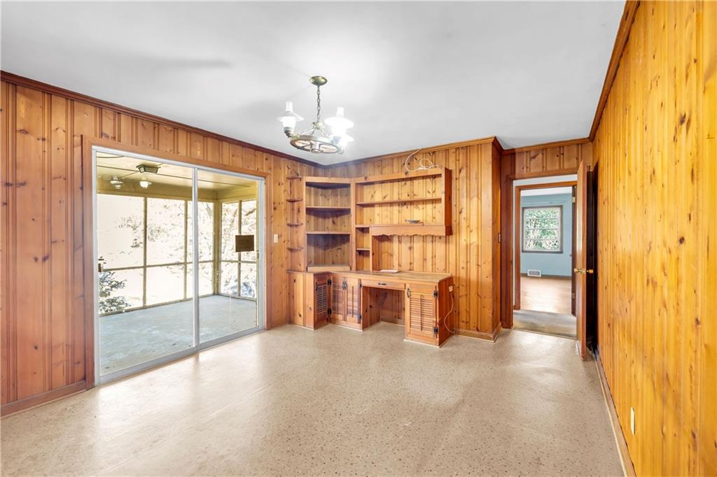 2425 Melinda Court NE