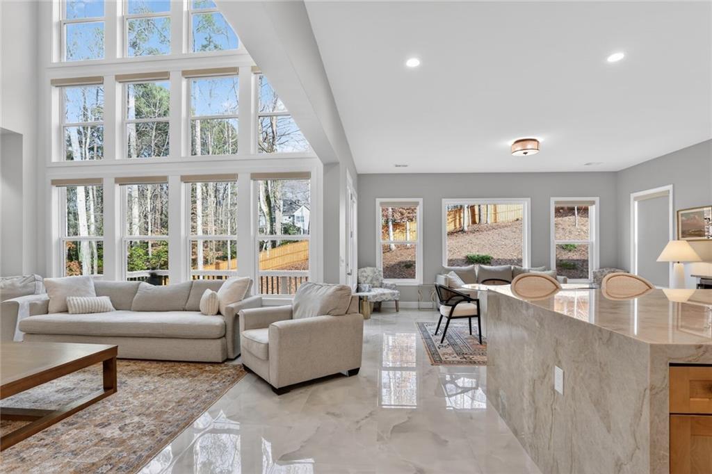 3745 Heddington Lane NE