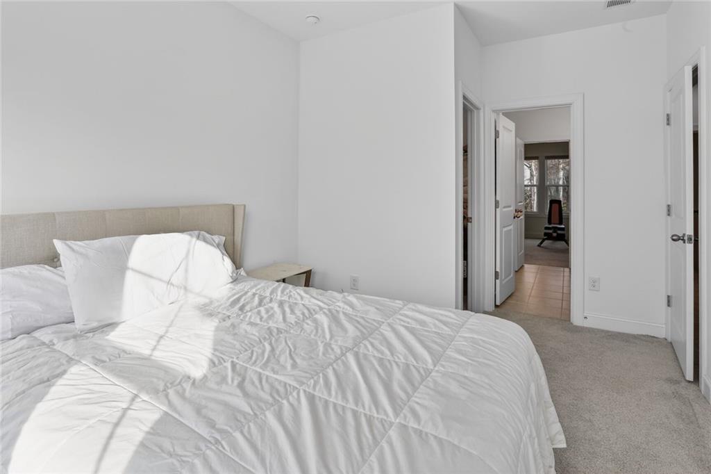 3745 Heddington Lane NE