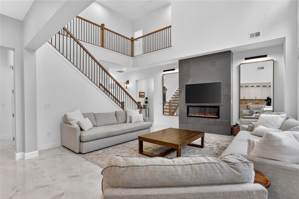 3745 Heddington Lane NE