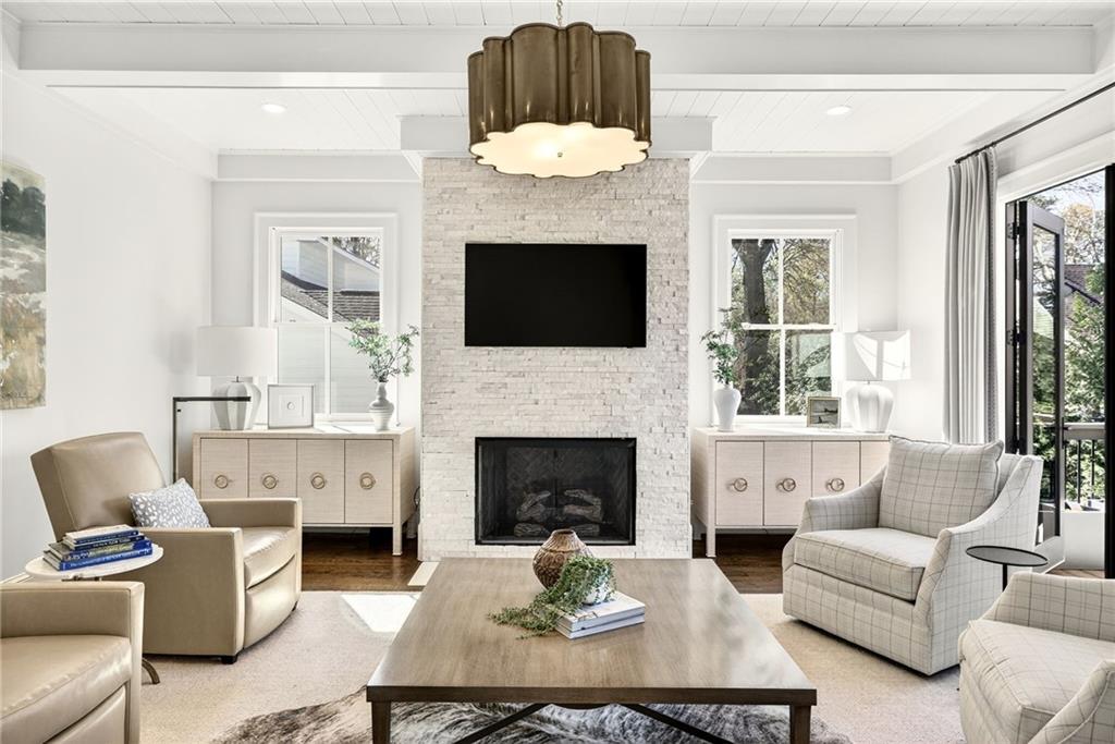 2838 Redding Road NE