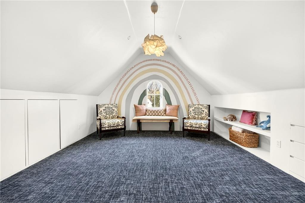 2838 Redding Road NE