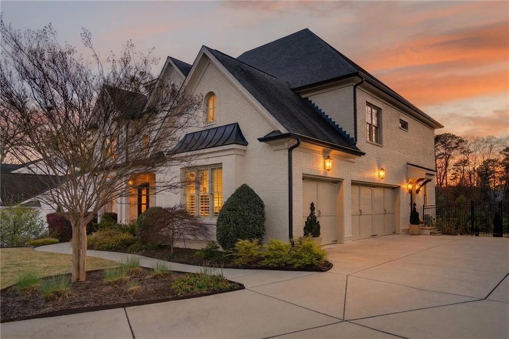 2838 Redding Road NE