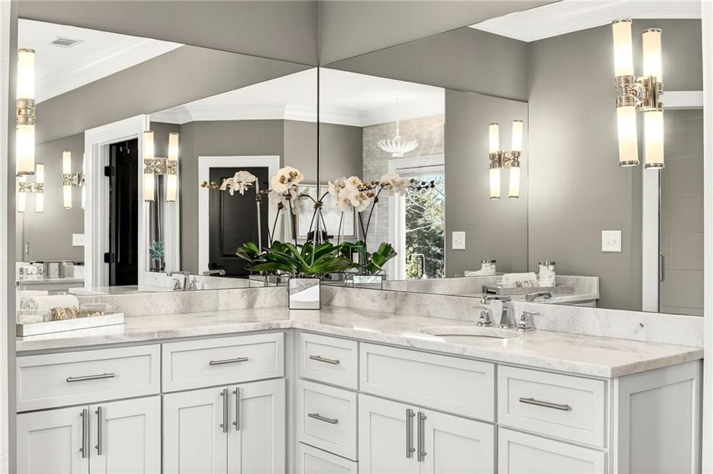 2838 Redding Road NE