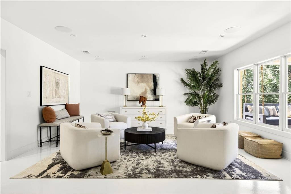 2838 Redding Road NE