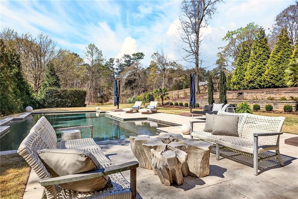 2838 Redding Road NE