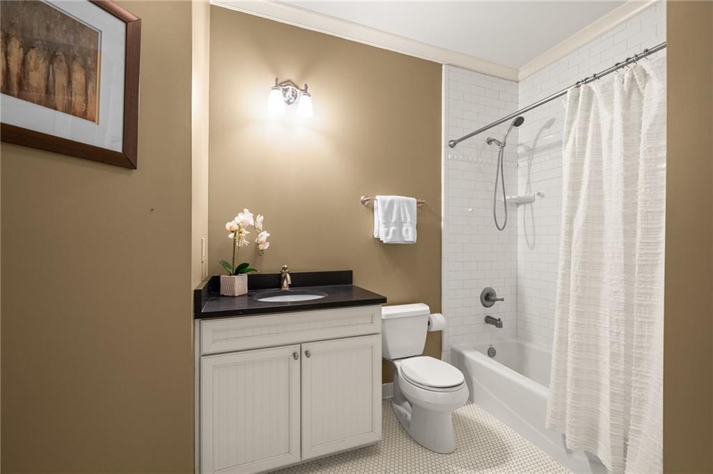 1950 Bennetts Point Drive