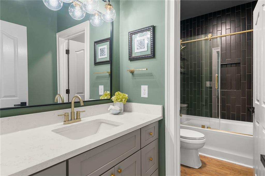 1210 Pine Grove Avenue NE