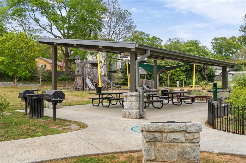 1210 Pine Grove Avenue NE