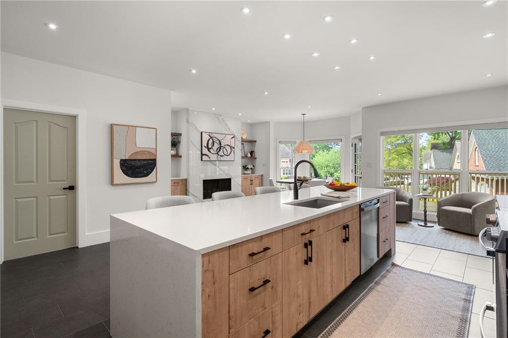 1210 Pine Grove Avenue NE