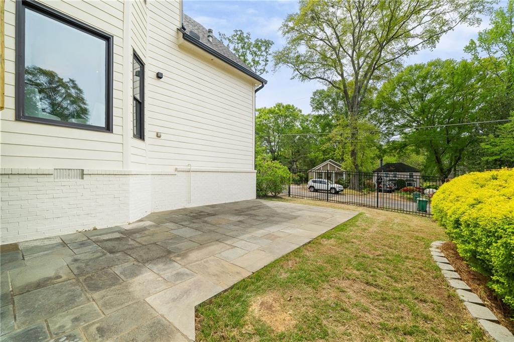 1210 Pine Grove Avenue NE