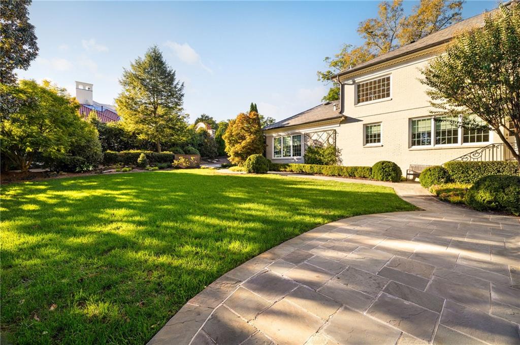 470 W Paces Ferry Road NW