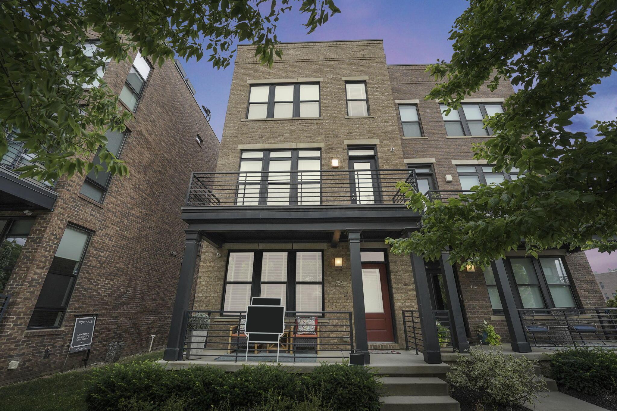 754 N 6TH Street