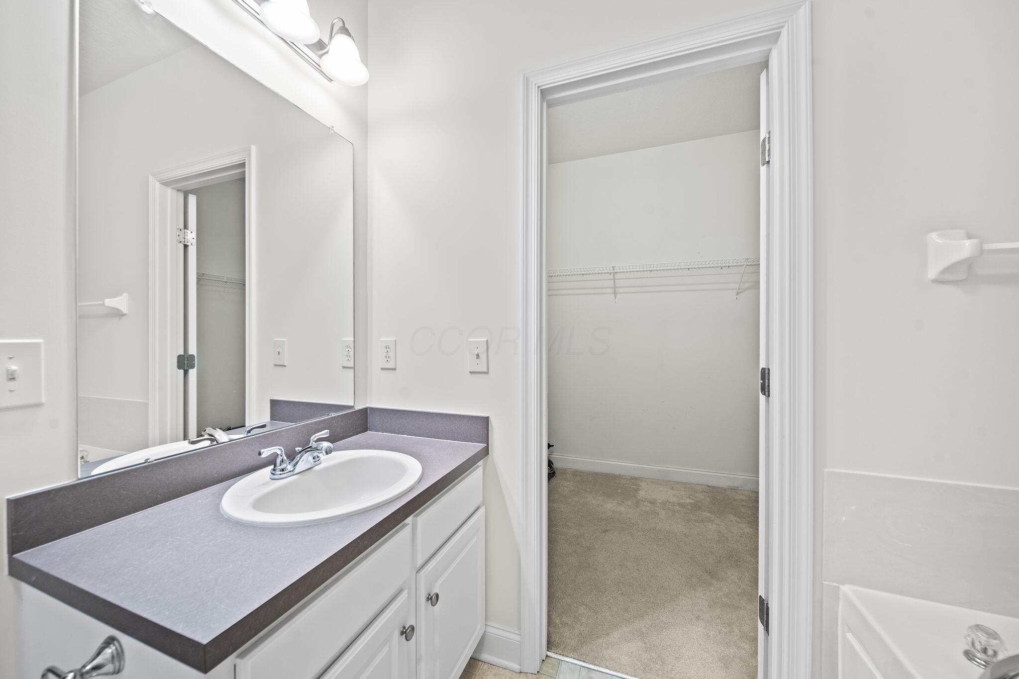 2989 Tree Bend Circle