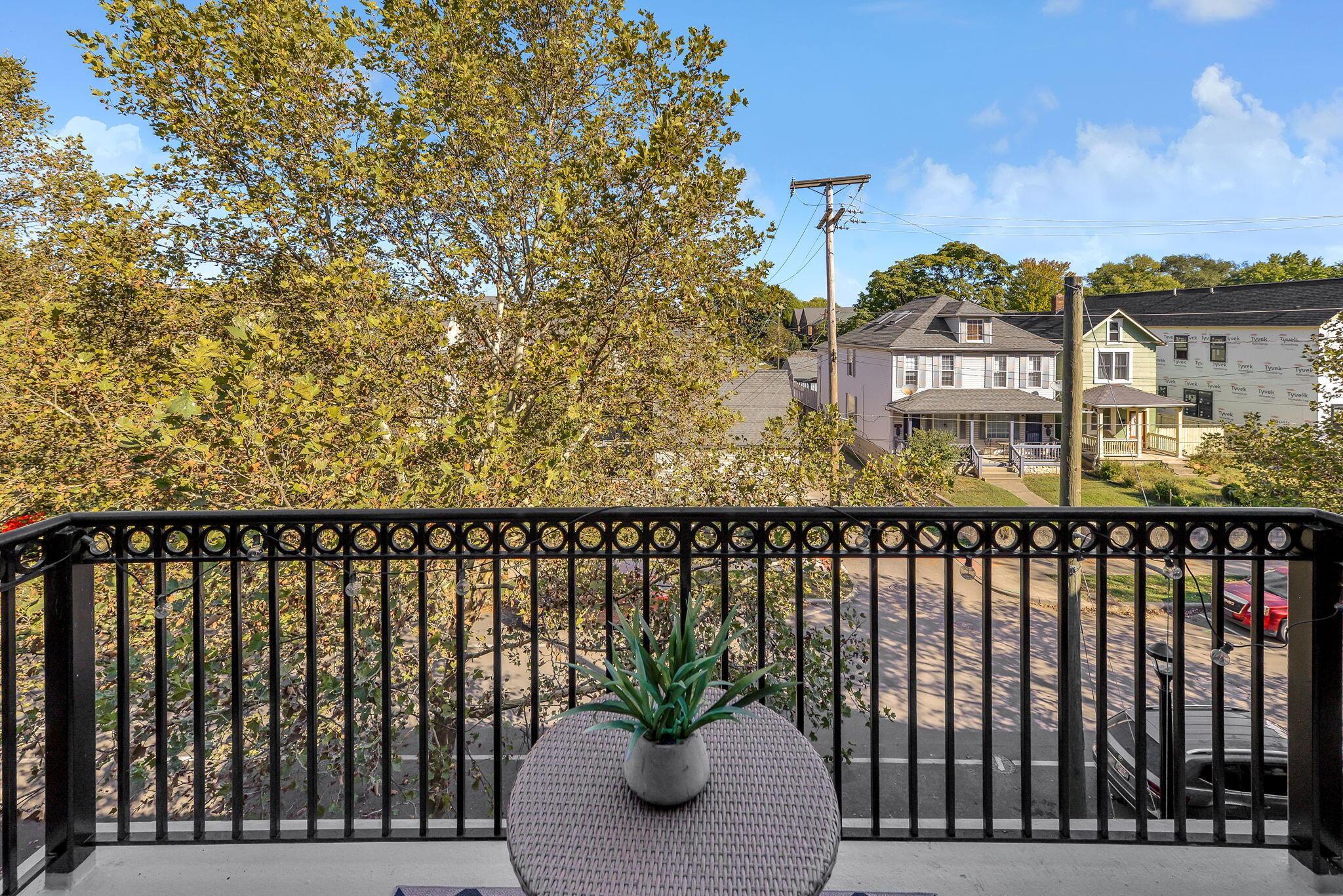 539 W 1st Avenue, 310