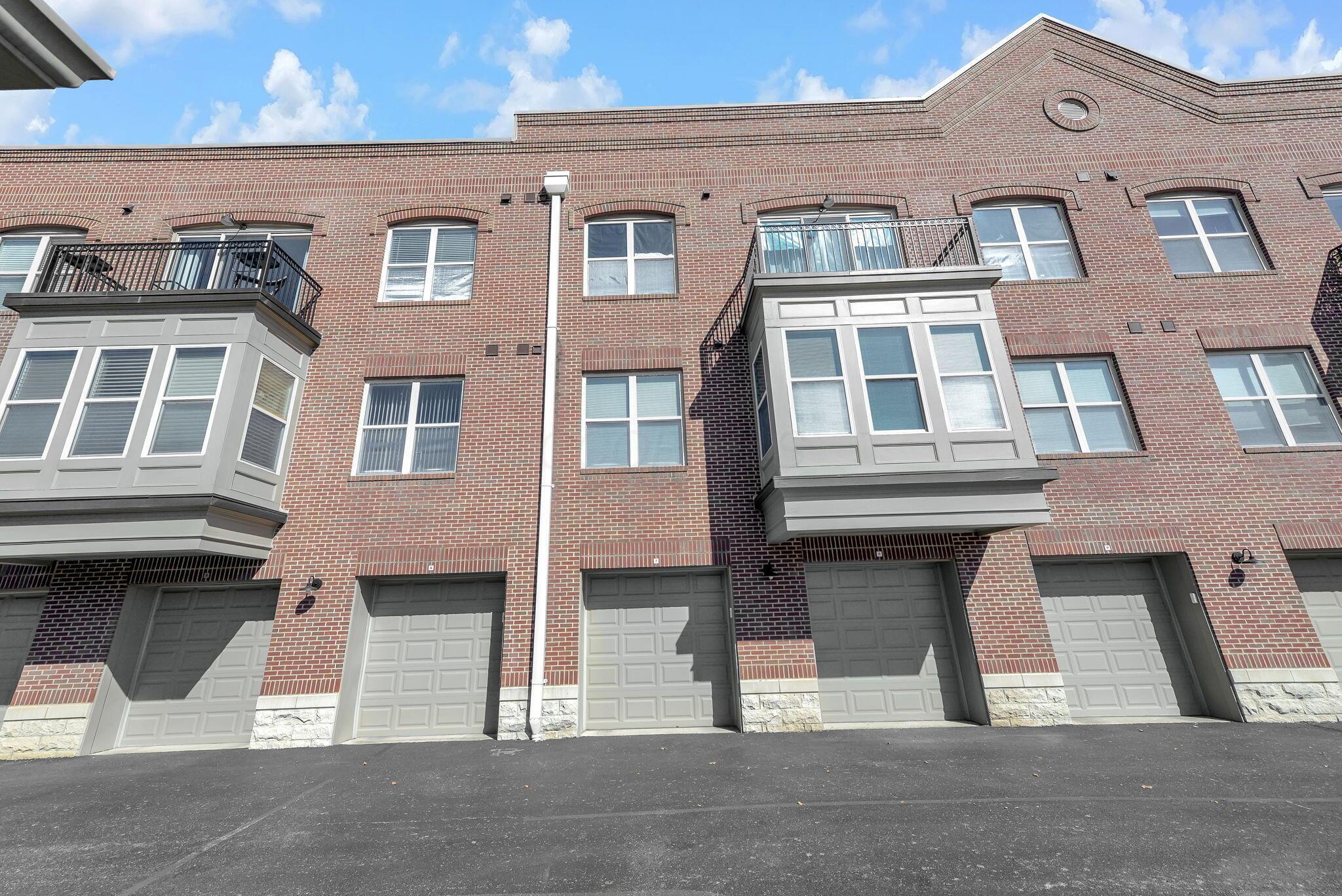 539 W 1st Avenue, 310