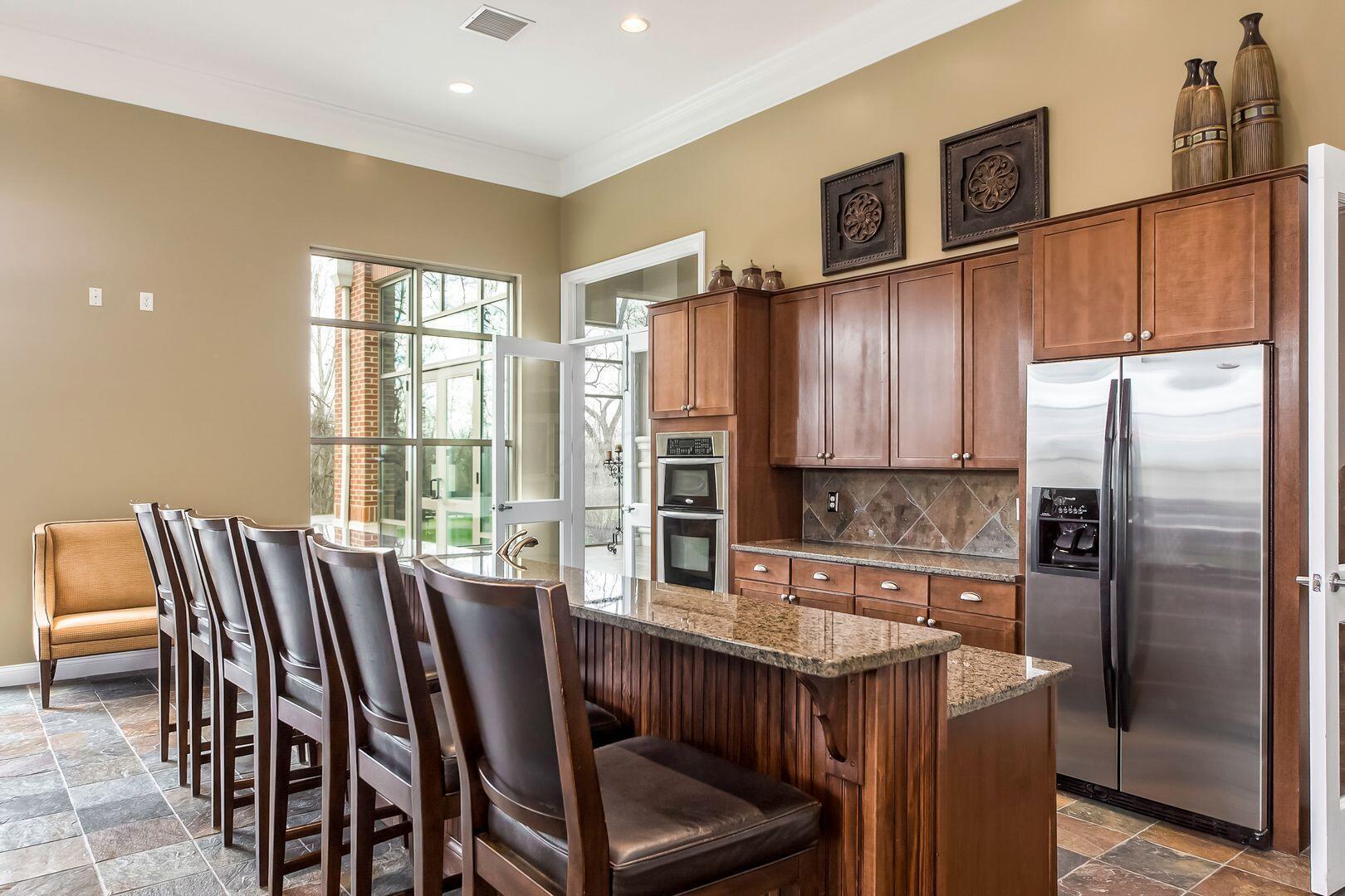 539 W 1st Avenue, 310