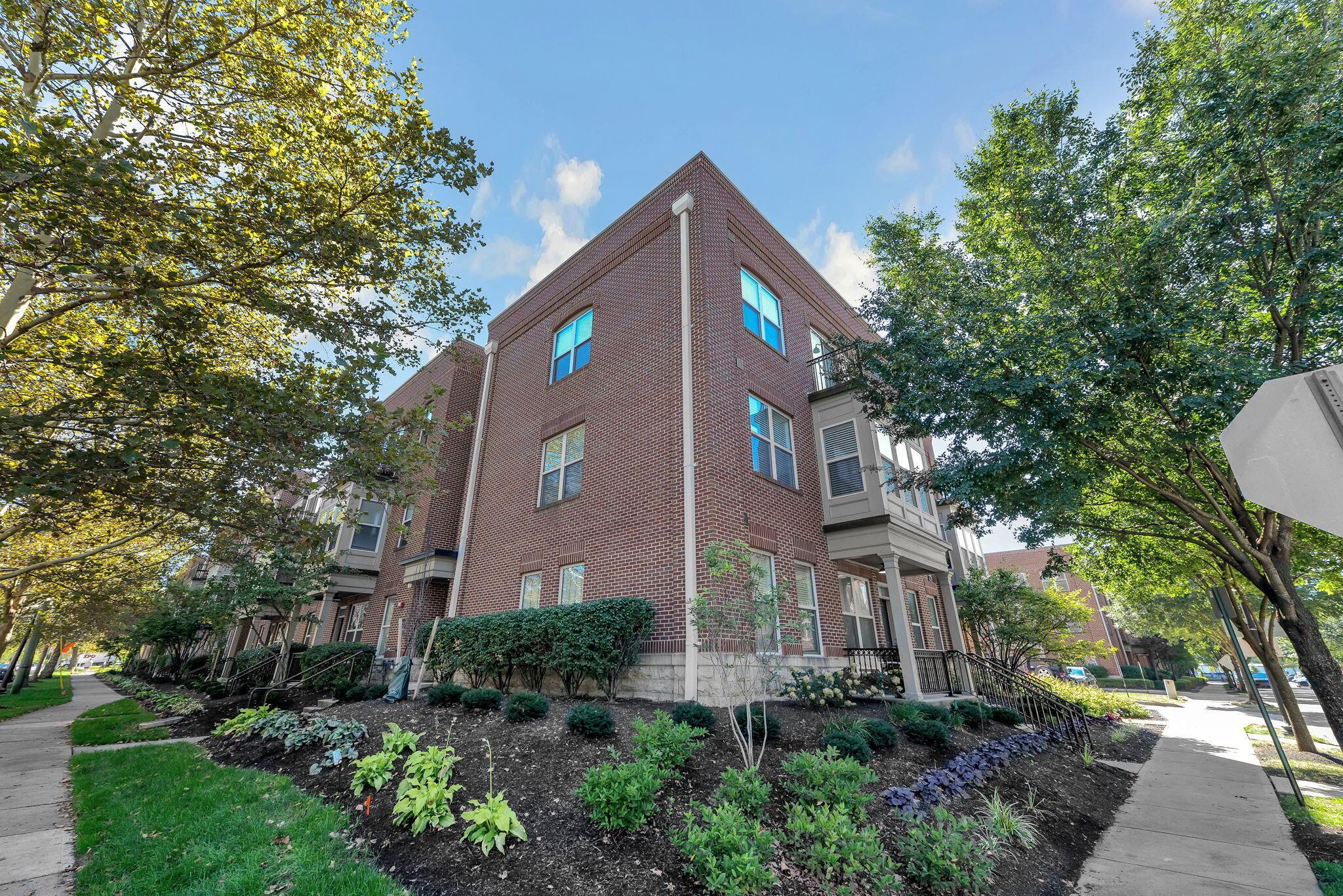 539 W 1st Avenue, 310