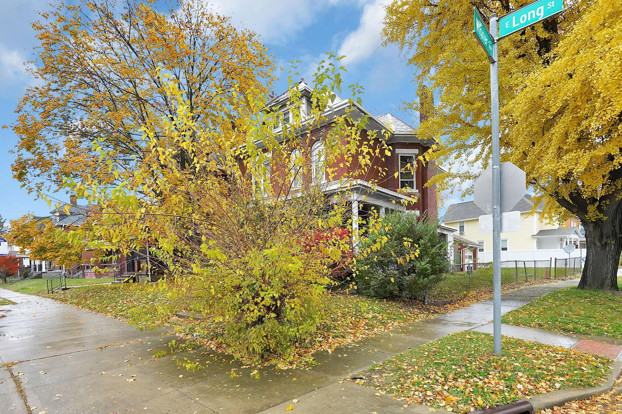1318 E Long Street