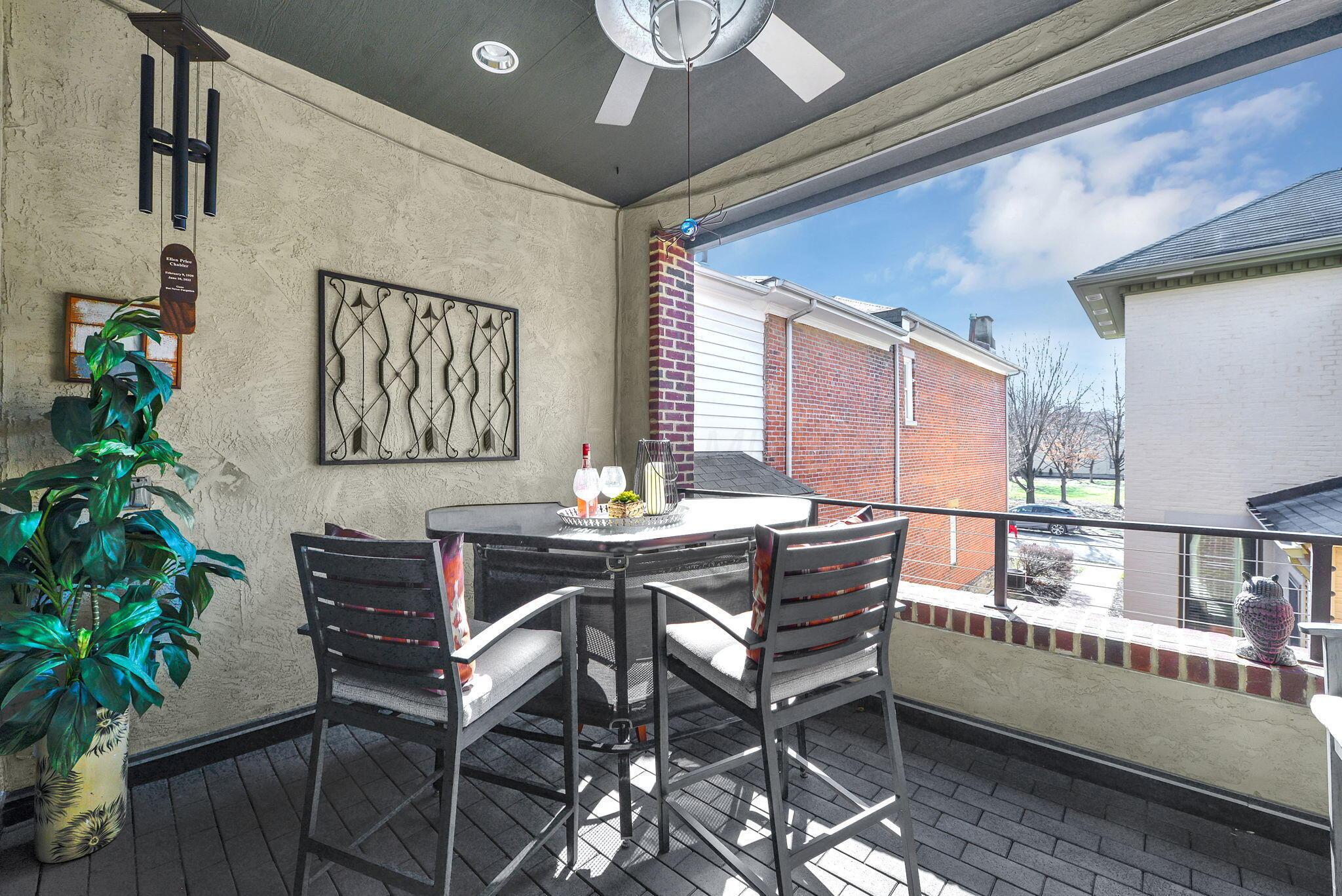 58 E Hubbard Avenue, C