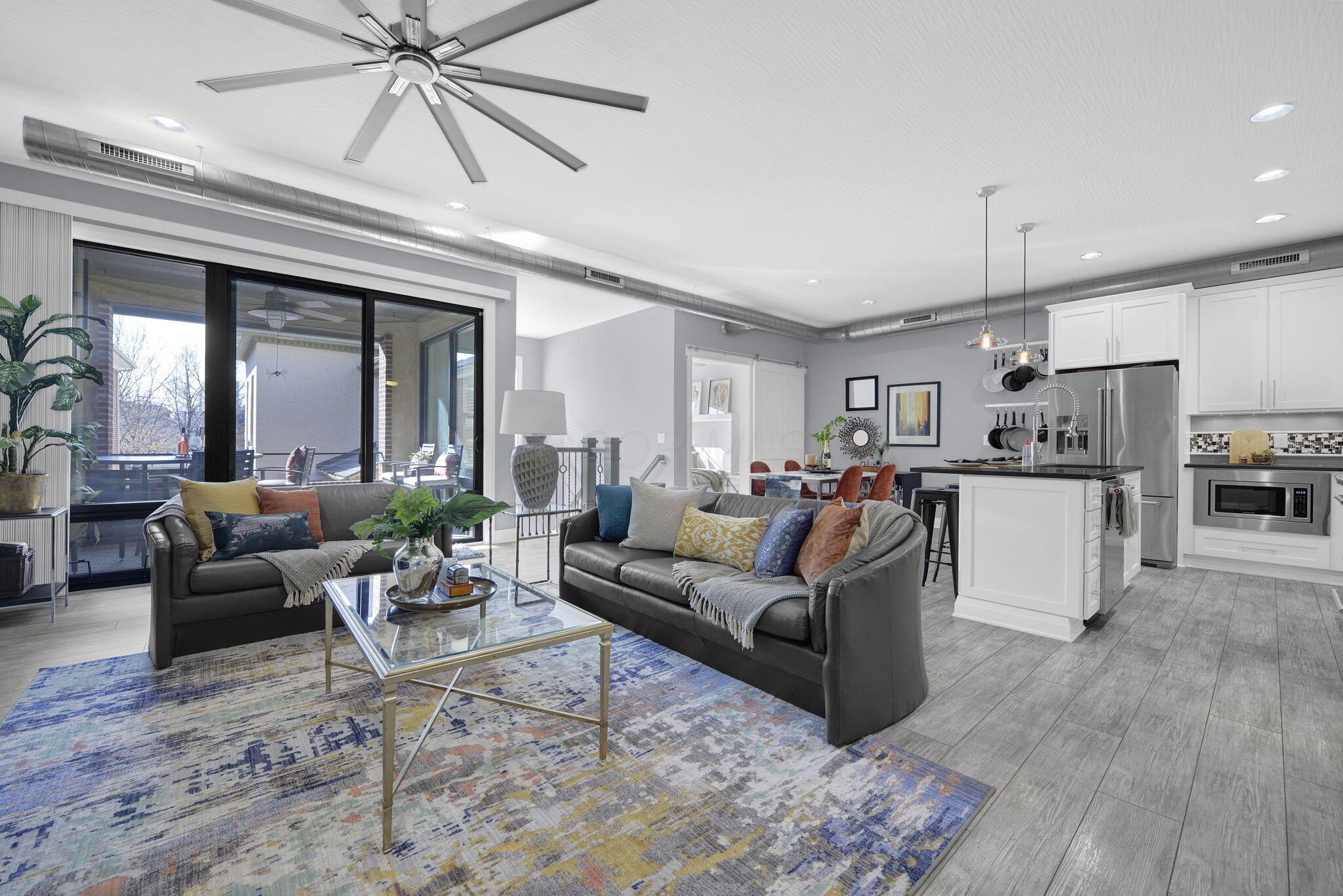 58 E Hubbard Avenue, C