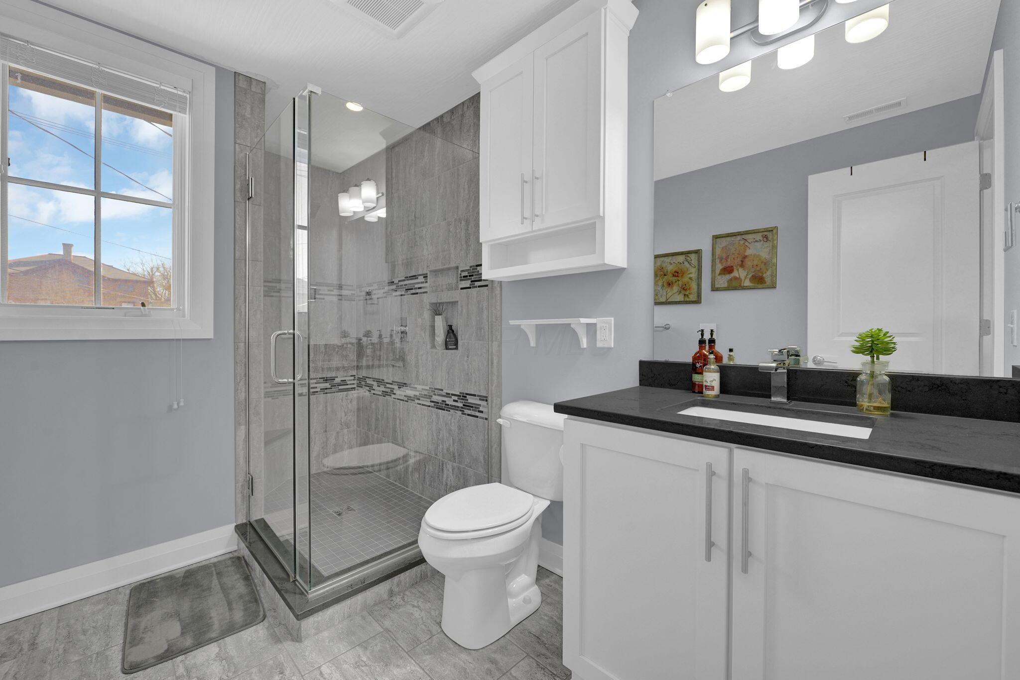 58 E Hubbard Avenue, C