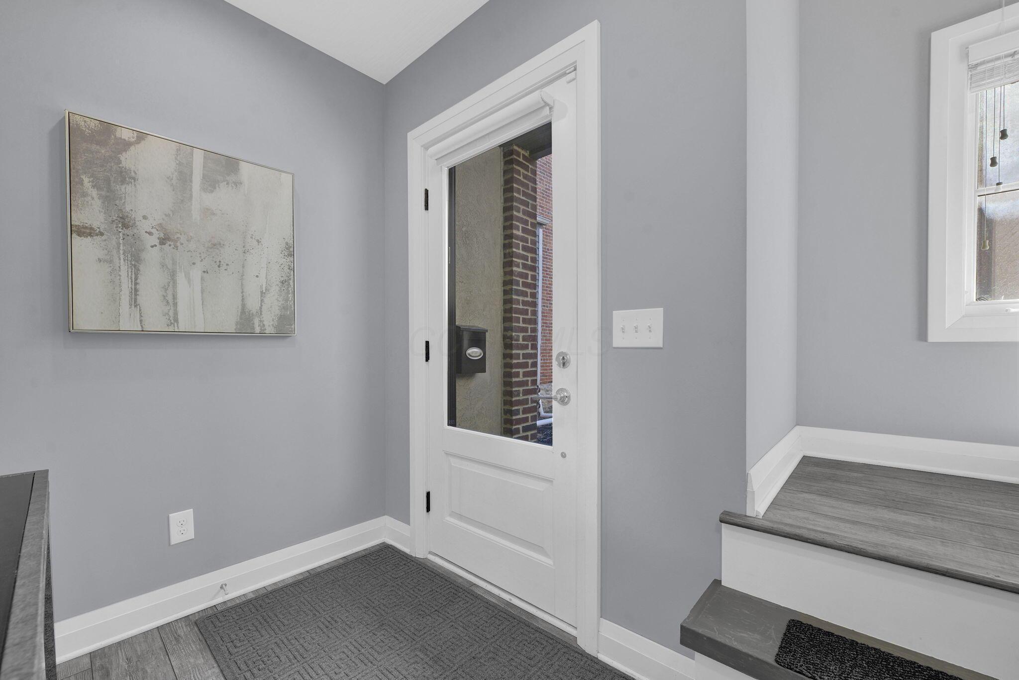 58 E Hubbard Avenue, C