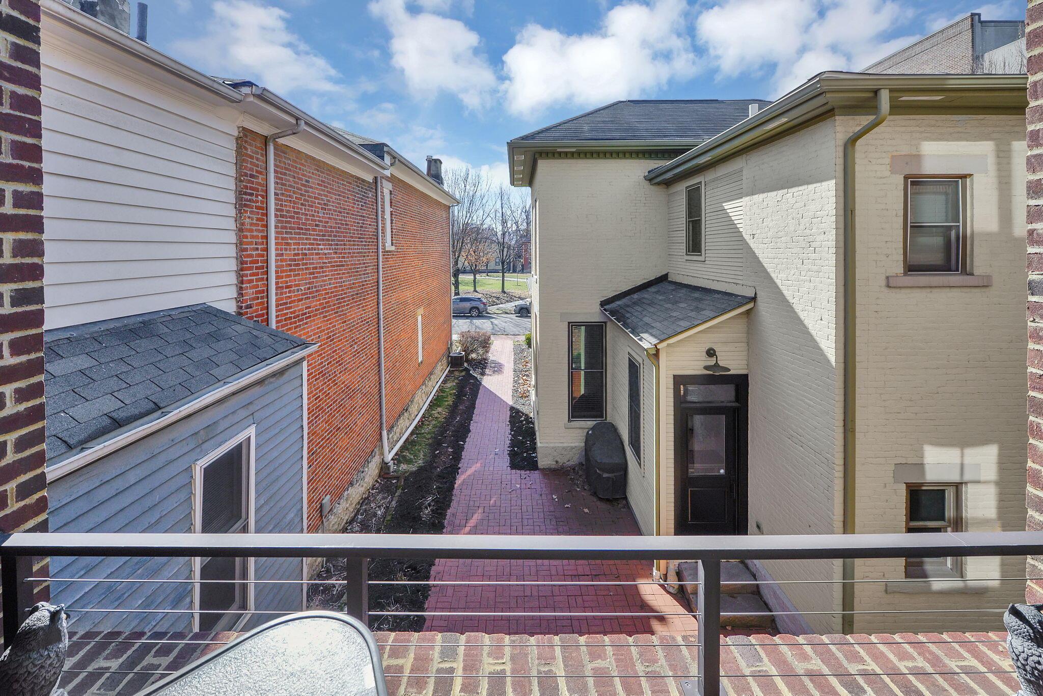 58 E Hubbard Avenue, C