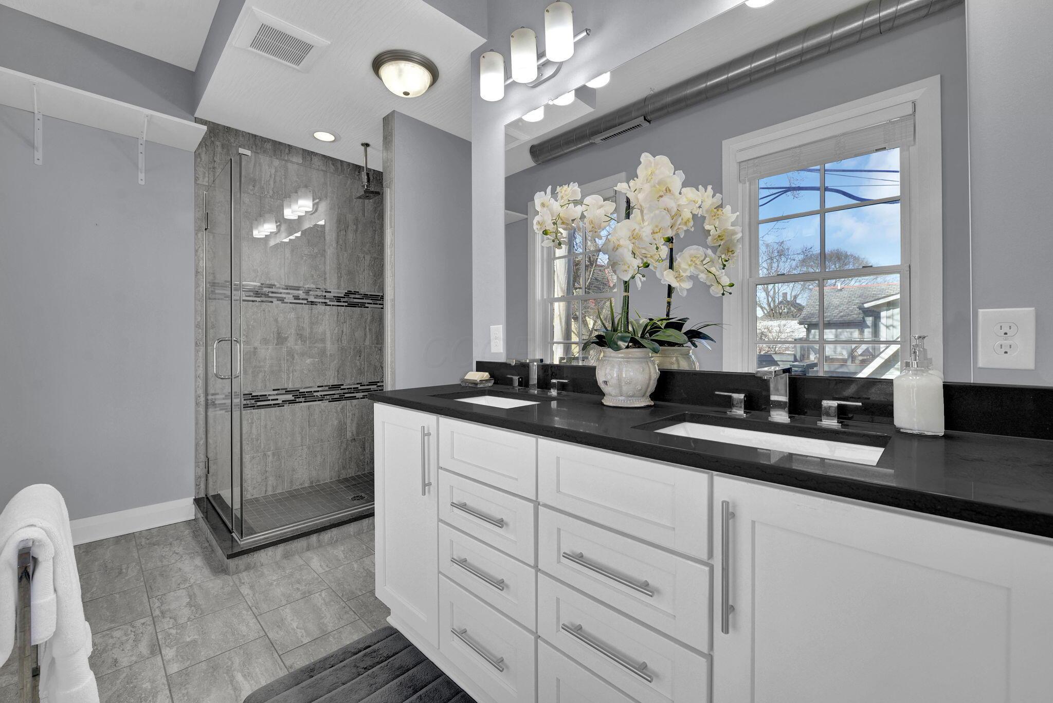 58 E Hubbard Avenue, C