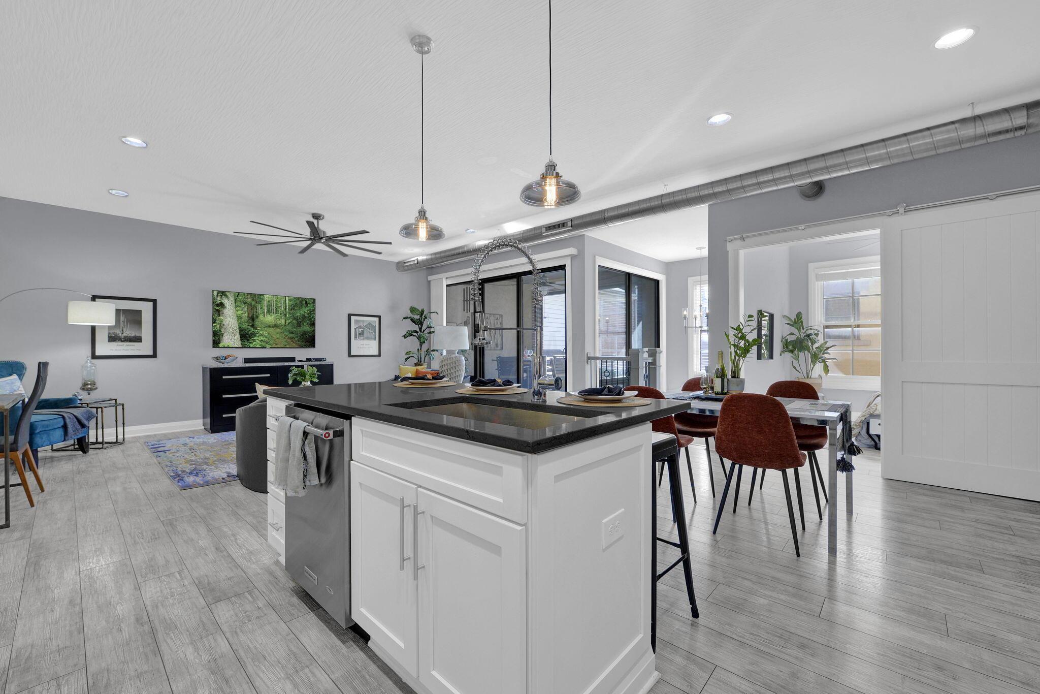 58 E Hubbard Avenue, C