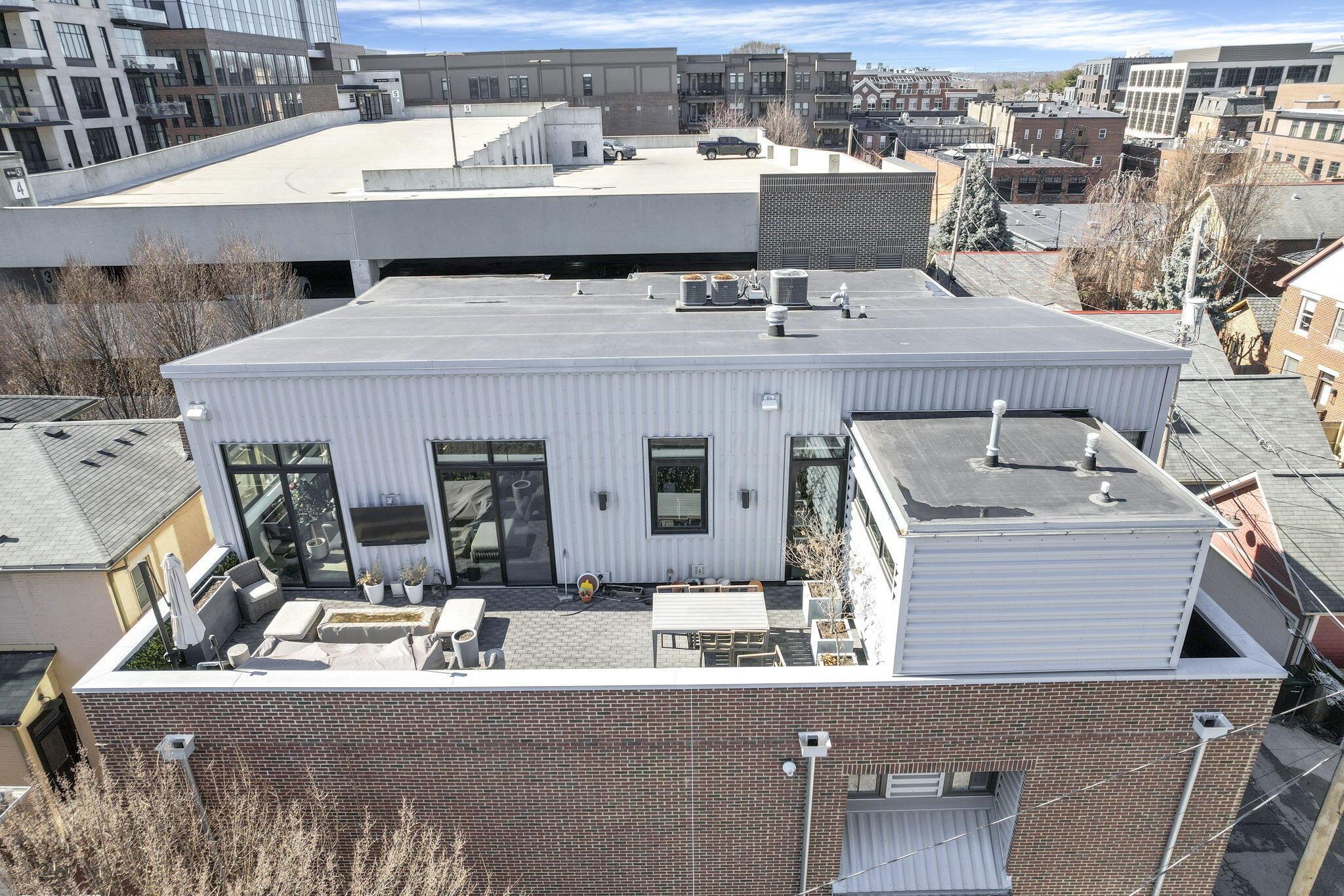 58 E Hubbard Avenue, C