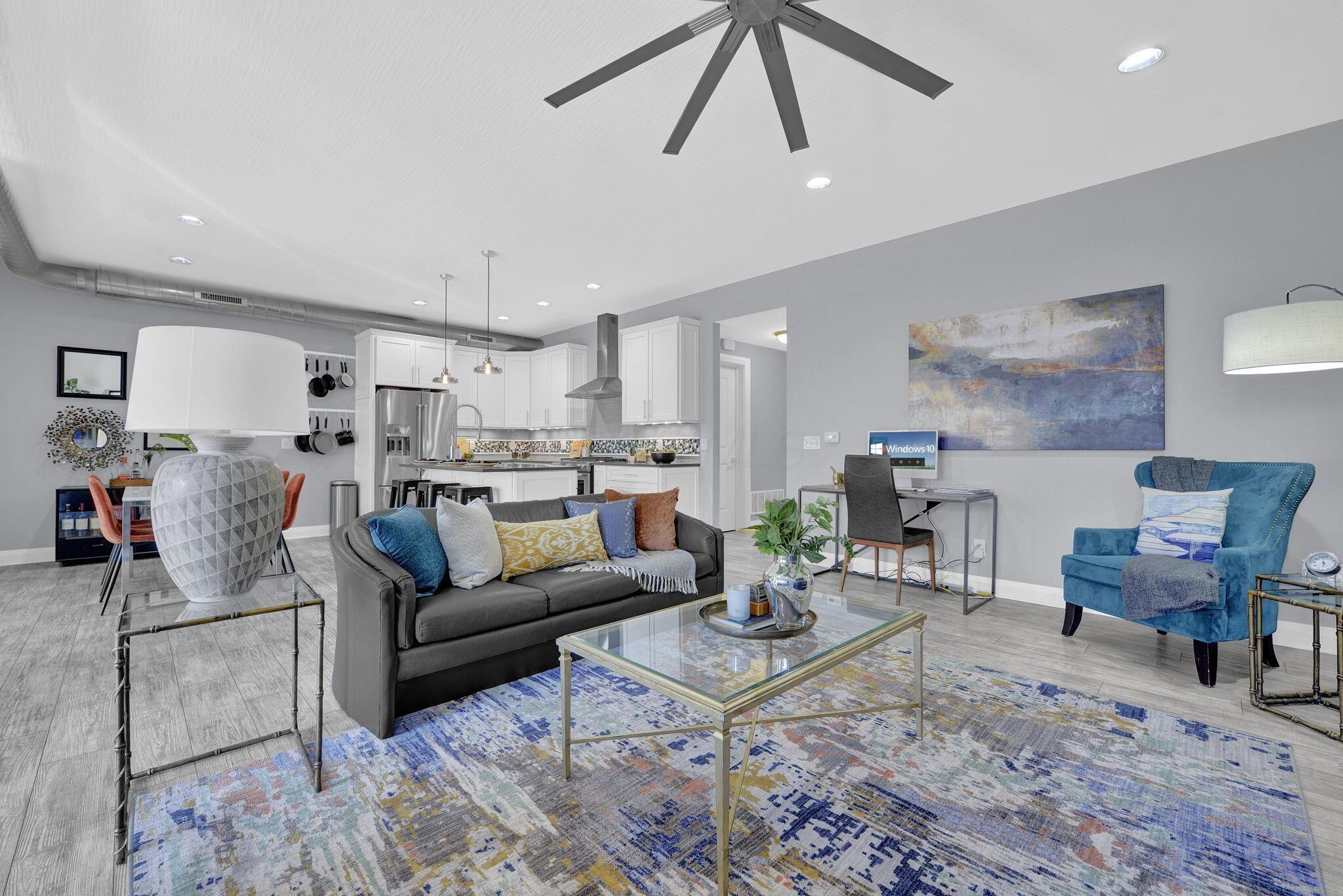 58 E Hubbard Avenue, C