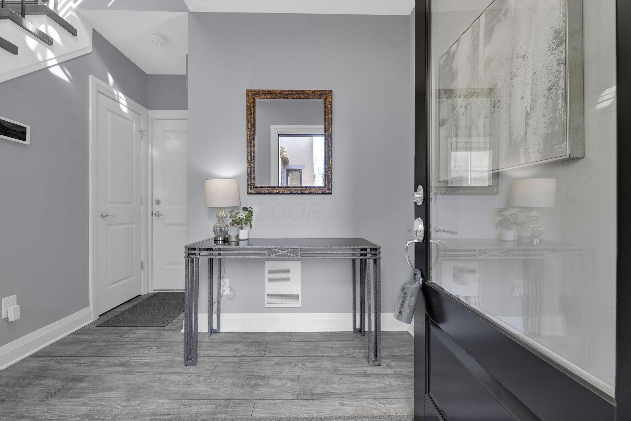 58 E Hubbard Avenue, C