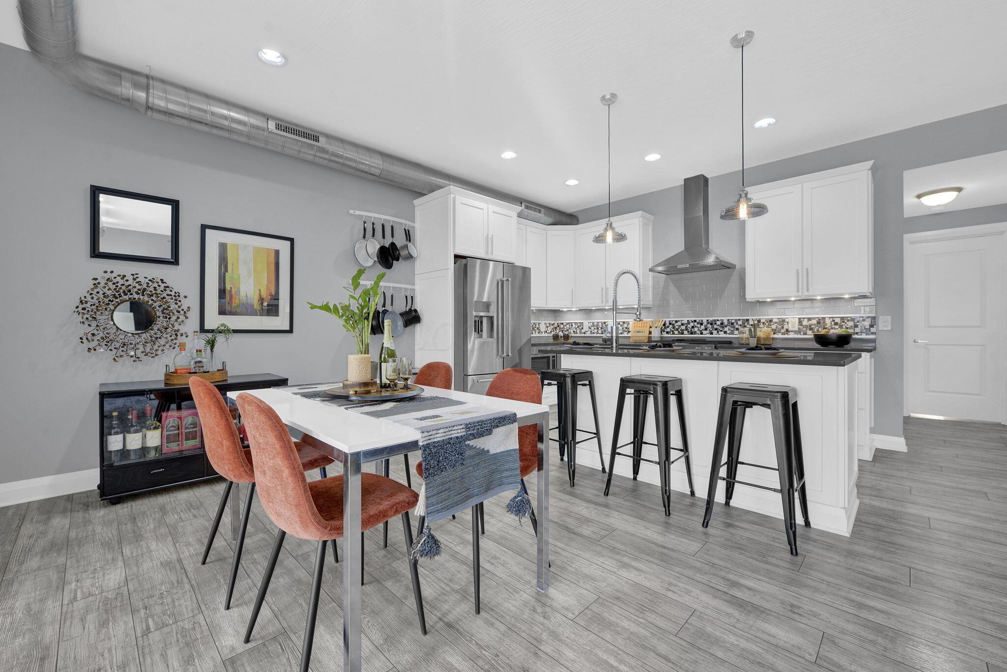 58 E Hubbard Avenue, C